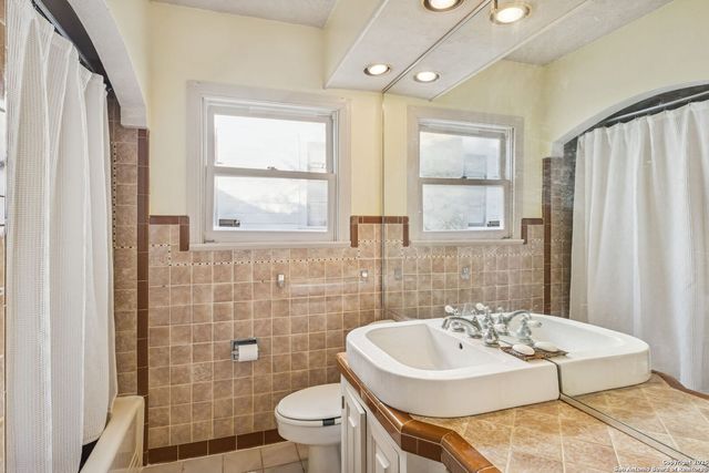 126 College Blvd., San Antonio, TX 78209