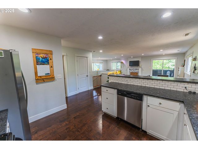 19588 S MATTOON Rd, Estacada, OR 97023