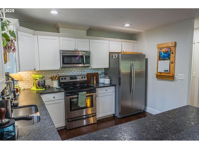 19588 S MATTOON Rd, Estacada, OR 97023