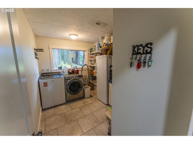 19588 S MATTOON Rd, Estacada, OR 97023