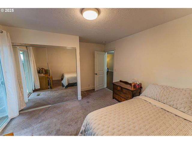 19588 S MATTOON Rd, Estacada, OR 97023