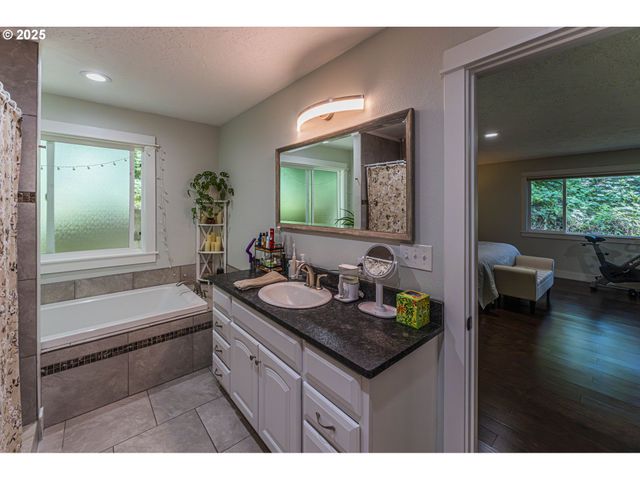 19588 S MATTOON Rd, Estacada, OR 97023