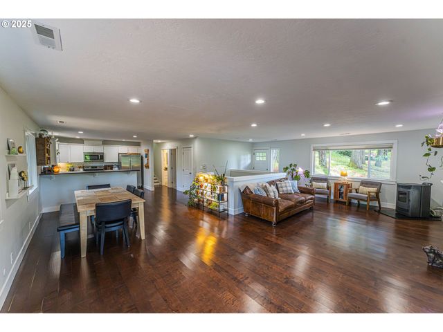 19588 S MATTOON Rd, Estacada, OR 97023