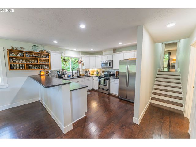 19588 S MATTOON Rd, Estacada, OR 97023