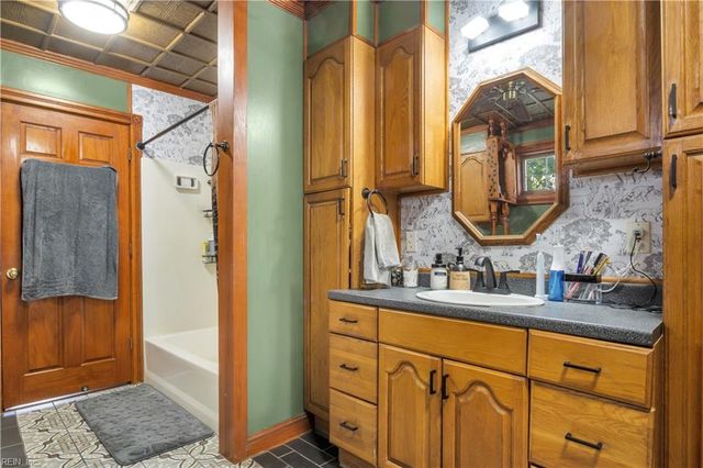 10803 Smiths Neck RD, Carrollton, VA 23314