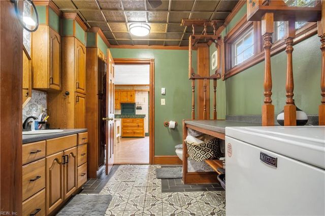 10803 Smiths Neck RD, Carrollton, VA 23314