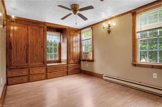 10803 Smiths Neck RD, Carrollton, VA 23314
