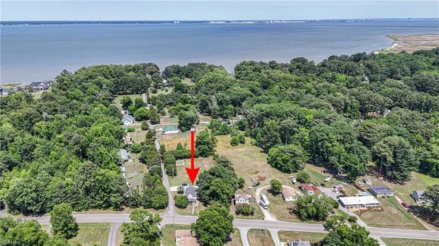 10803 Smiths Neck RD, Carrollton, VA 23314