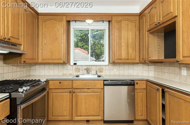 880 Notre Dame Street, Grosse Pointe, MI 48230