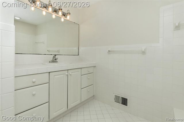 880 Notre Dame Street, Grosse Pointe, MI 48230
