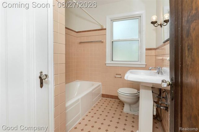 880 Notre Dame Street, Grosse Pointe, MI 48230