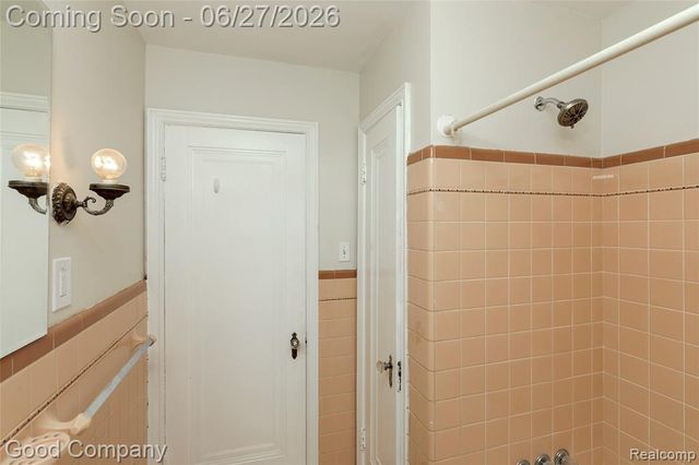880 Notre Dame Street, Grosse Pointe, MI 48230