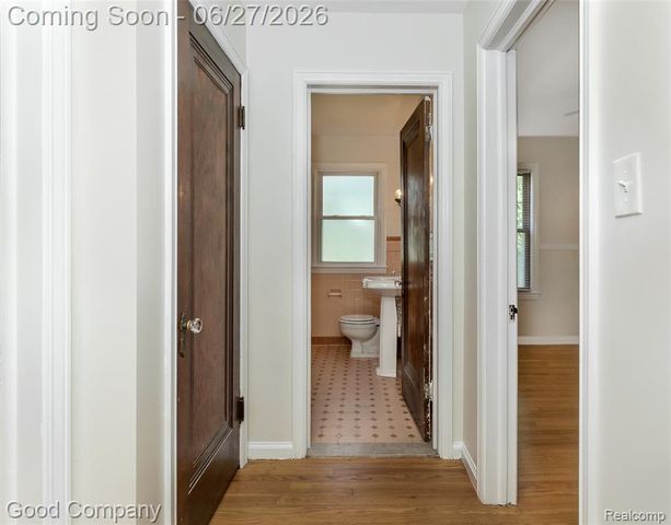 880 Notre Dame Street, Grosse Pointe, MI 48230