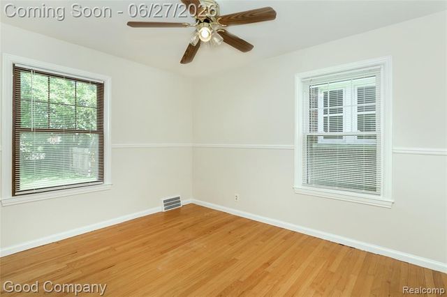 880 Notre Dame Street, Grosse Pointe, MI 48230