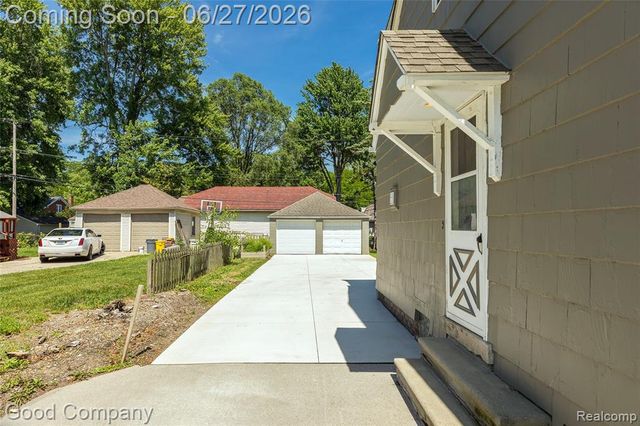 880 Notre Dame Street, Grosse Pointe, MI 48230