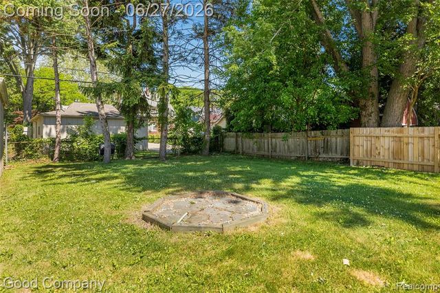 880 Notre Dame Street, Grosse Pointe, MI 48230