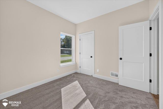 213 Mcfarland Street, Grand Blanc, MI 48439