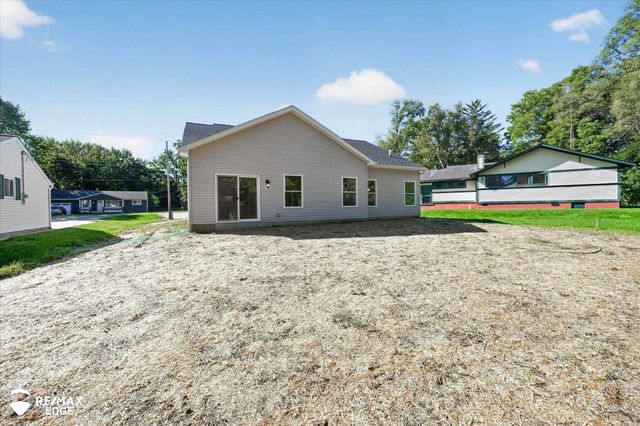 213 Mcfarland Street, Grand Blanc, MI 48439