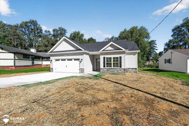 213 Mcfarland Street, Grand Blanc, MI 48439