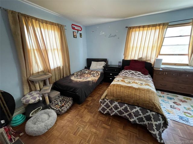 812 S 6th Street, Lindenhurst, NY 11757
