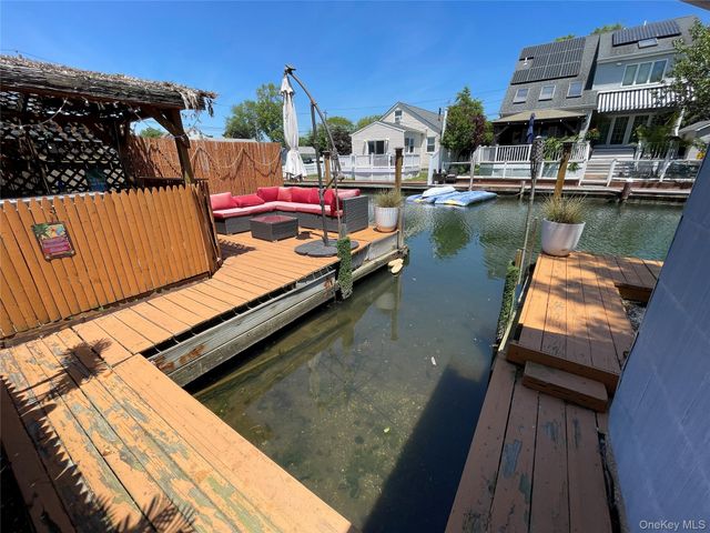 812 S 6th Street, Lindenhurst, NY 11757