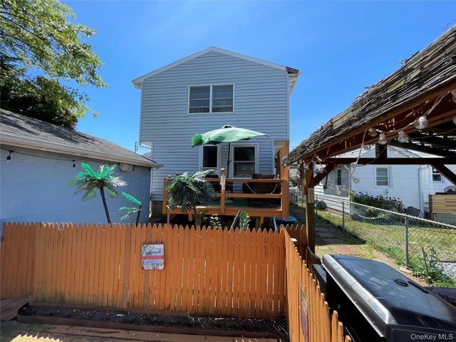 812 S 6th Street, Lindenhurst, NY 11757