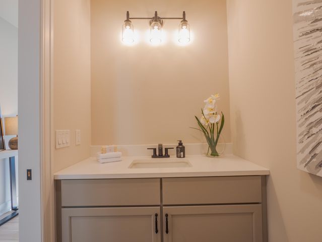 7462 E 116th Avenue, Crown Point, IN 46307