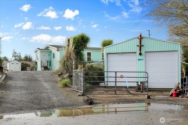 729 Edgewood Avenue NE, Ocean Shores, WA 98569