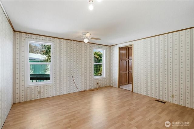 729 Edgewood Avenue NE, Ocean Shores, WA 98569