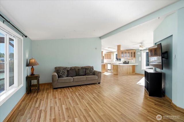 729 Edgewood Avenue NE, Ocean Shores, WA 98569