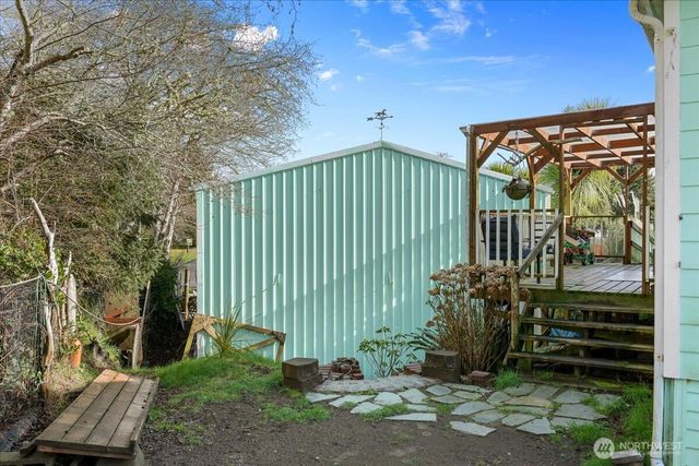 729 Edgewood Avenue NE, Ocean Shores, WA 98569