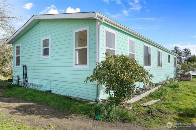 729 Edgewood Avenue NE, Ocean Shores, WA 98569