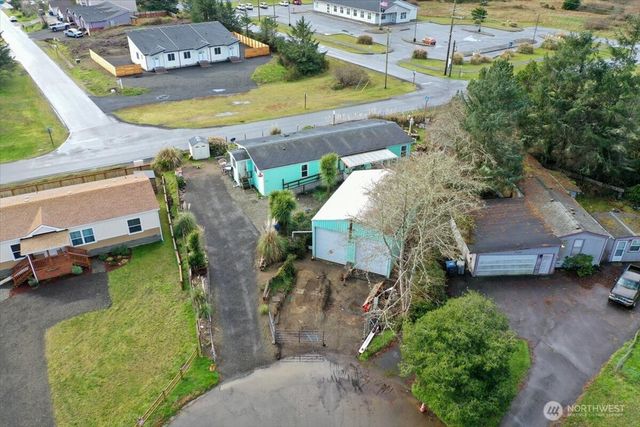 729 Edgewood Avenue NE, Ocean Shores, WA 98569