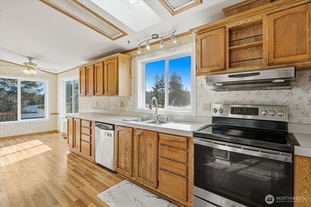 729 Edgewood Avenue NE, Ocean Shores, WA 98569