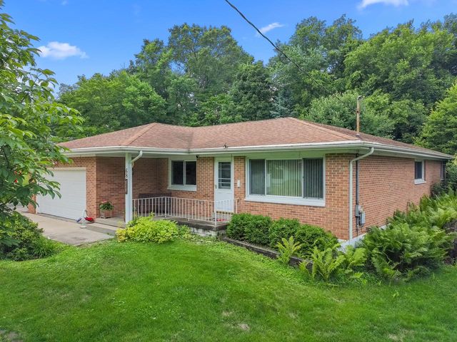 68 Oakwood STREET, Williams Bay, WI 53191