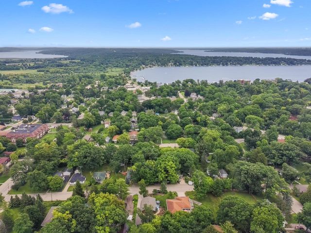 68 Oakwood STREET, Williams Bay, WI 53191