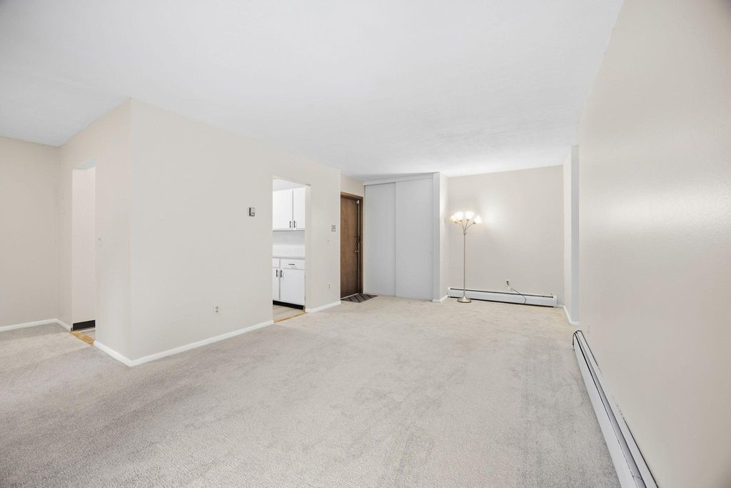 8242 Freemont Avenue S B, Bloomington, MN 55420 — photo 5