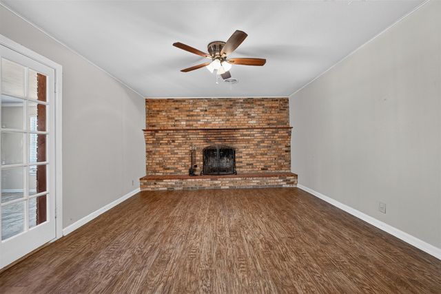 5900 Whitman Avenue, Fort Worth, TX 76133