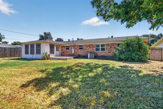 5900 Whitman Avenue, Fort Worth, TX 76133