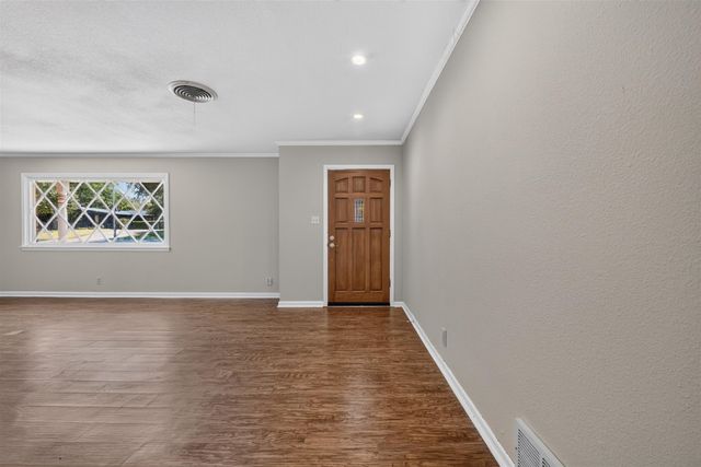 5900 Whitman Avenue, Fort Worth, TX 76133
