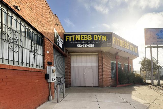 2515 Seminary Avenue, Oakland, CA 94605