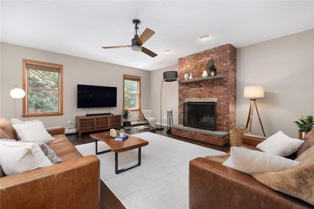 4 Stonecarry Way, East Greenwich, RI 02818