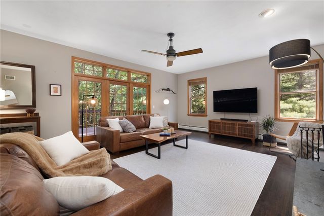 4 Stonecarry Way, East Greenwich, RI 02818