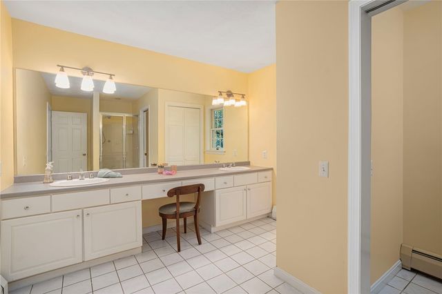 4 Stonecarry Way, East Greenwich, RI 02818