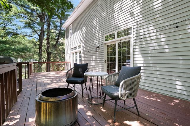 4 Stonecarry Way, East Greenwich, RI 02818