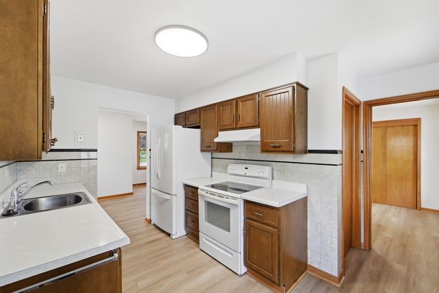 1809 E 31st Street, Des Moines, IA 50317
