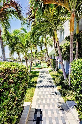 137 Golden Isles Dr 305, Hallandale Beach, FL 33009