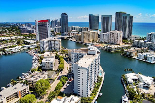 137 Golden Isles Dr 305, Hallandale Beach, FL 33009