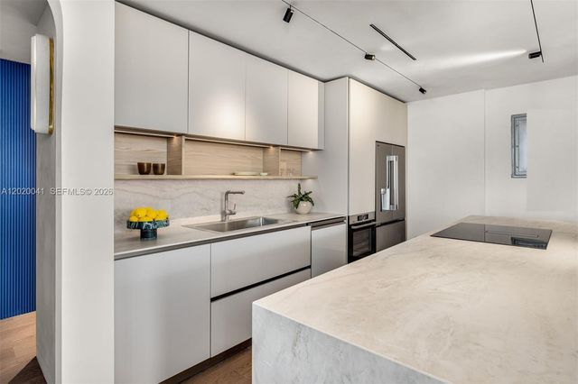 800 West Ave PH11, Miami Beach, FL 33139