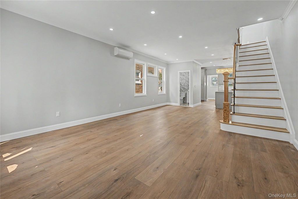 9431 239th Street, Floral Park, NY 11001 — photo 3